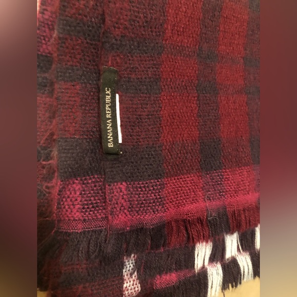 Banana Republic Rectangular Check Plaid Scarf - Picture 6 of 9